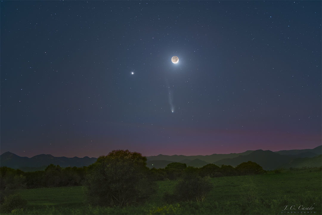 CometTriple_Casado_1080.jpg