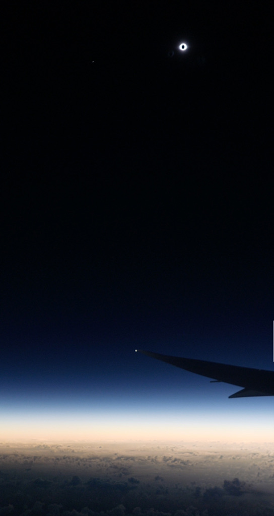 MinorTSE_eclipseoverthewing1024.jpg