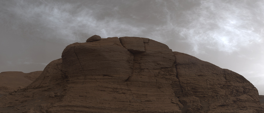 PIA24622-Curiosity_Clouds_Mont_Mercou1100.jpg