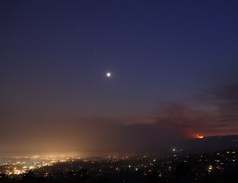 PlanetsMoonFire_zagorodonov_c800.jpg