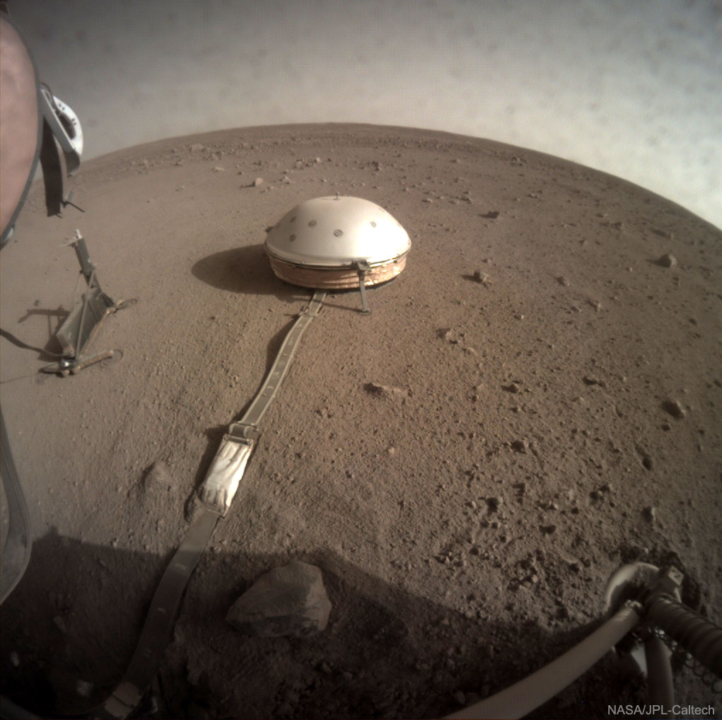 SeismometerClouds_Insight_1021.jpg
