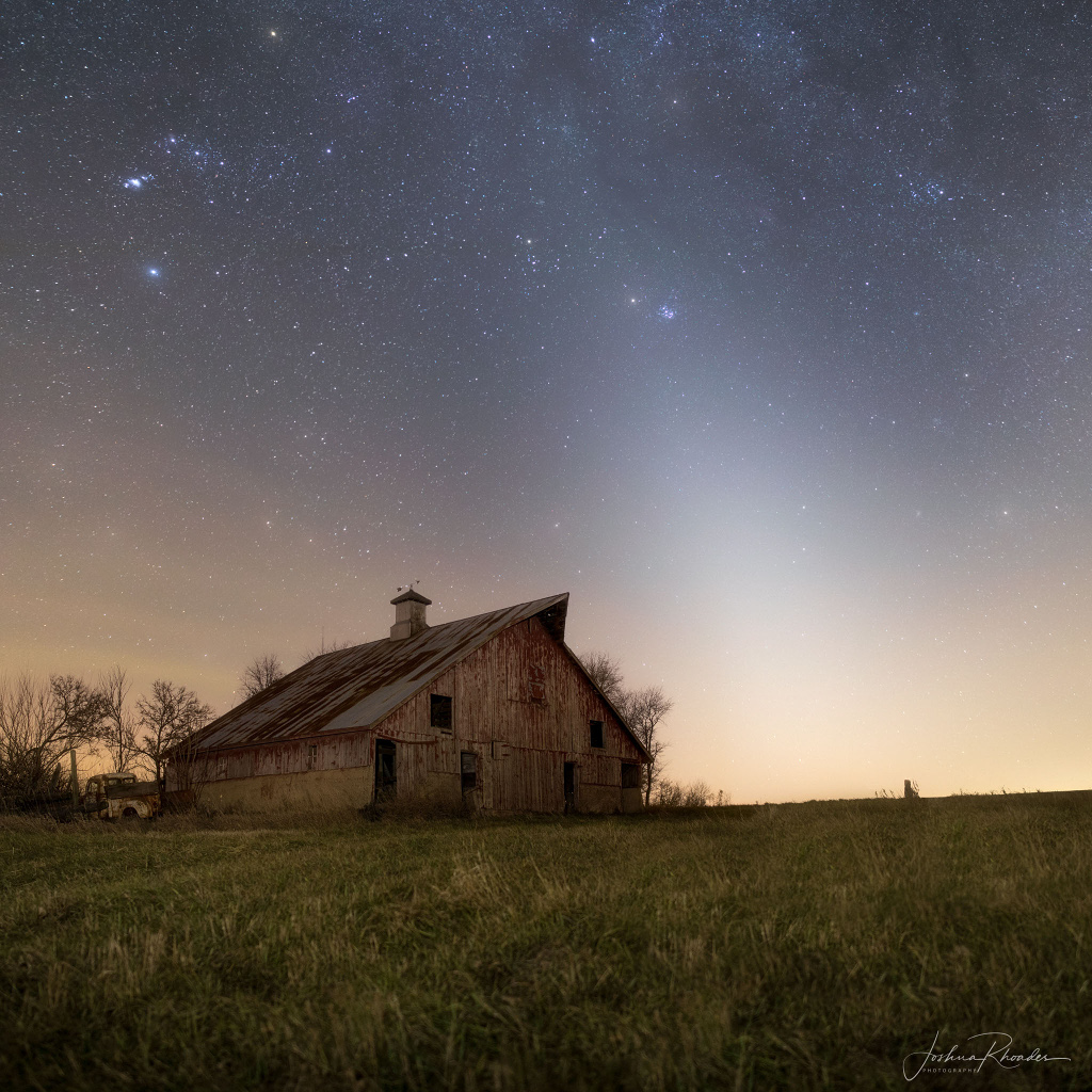 ZodiacalLightBarn1024.jpg