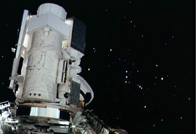 astro1_sts35_c100.jpg