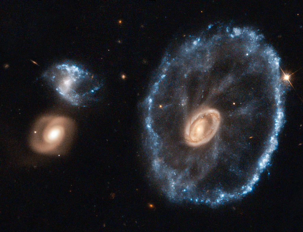 cartwheel_hst1024.jpg