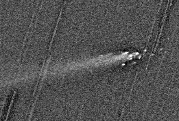 cometlinear_eso2.jpg