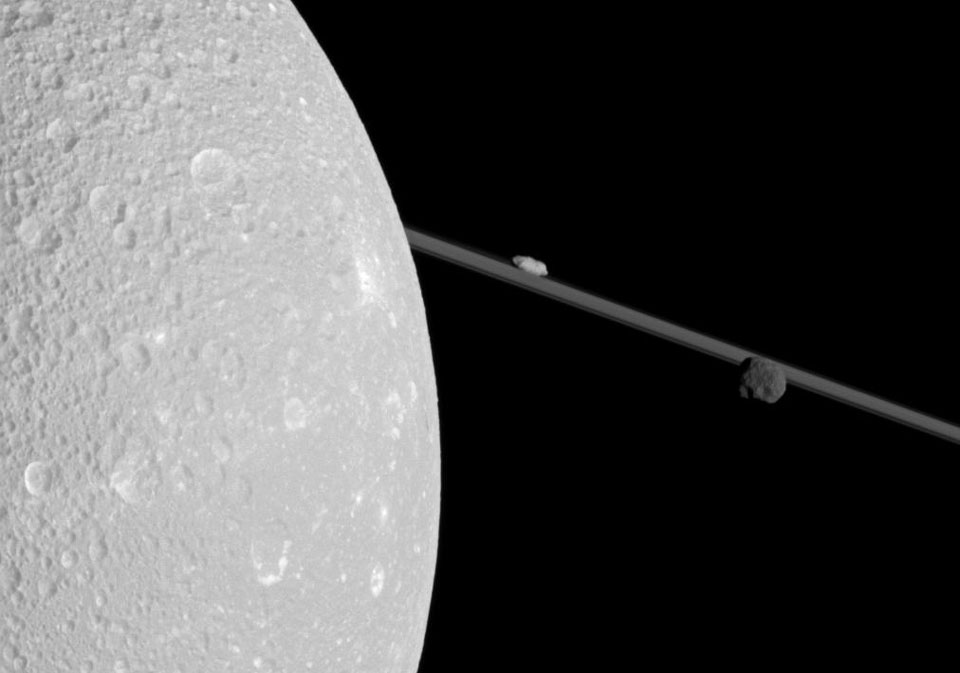 dionerings_cassini_960.jpg