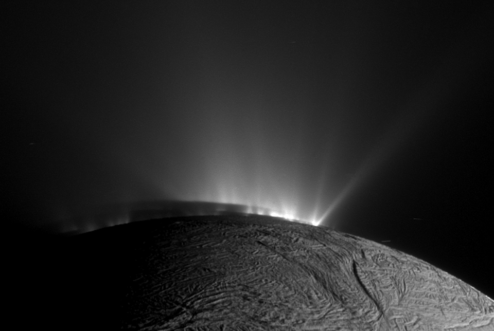 enceladusshadow_cassini_960.jpg