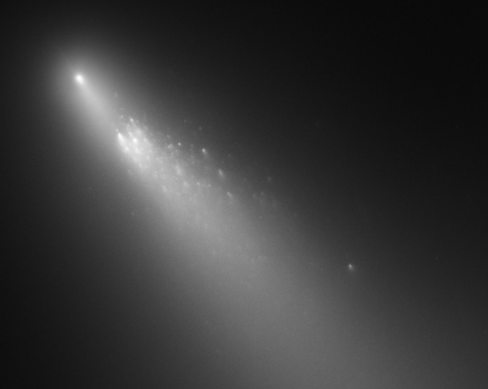 fragb_73p_hst_c.jpg