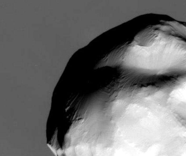 helene2_cassini.jpg