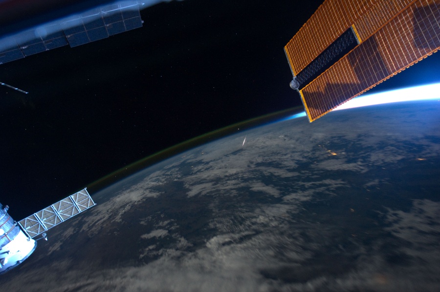 iss028e024847perseid900.jpg