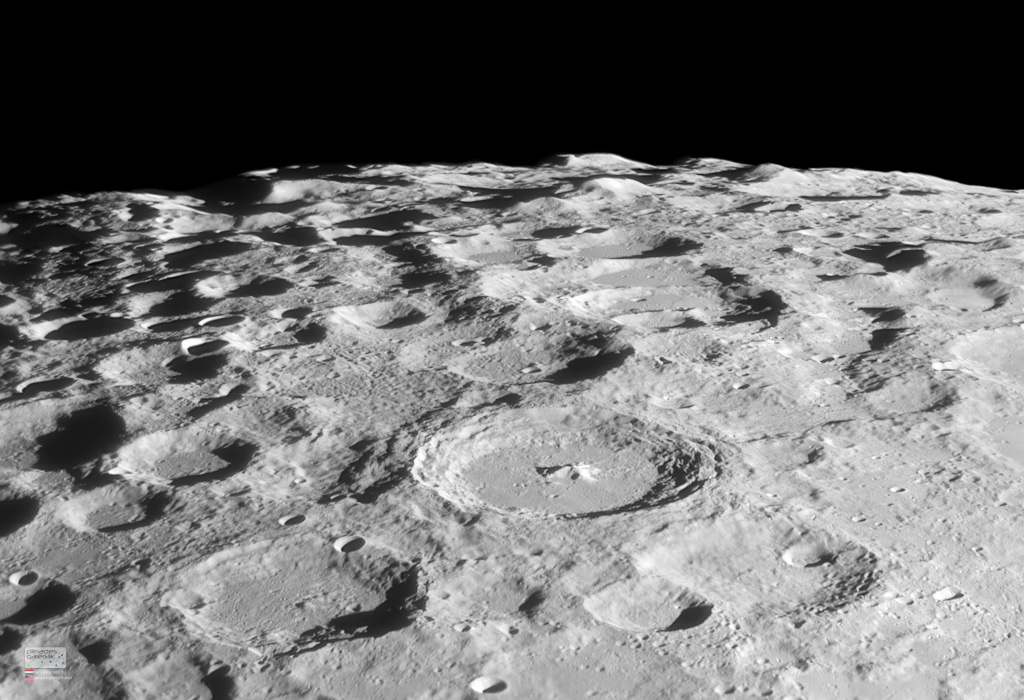 lorand_fenyes_hold_0016_Moretus_hegyvidek1024c.jpg