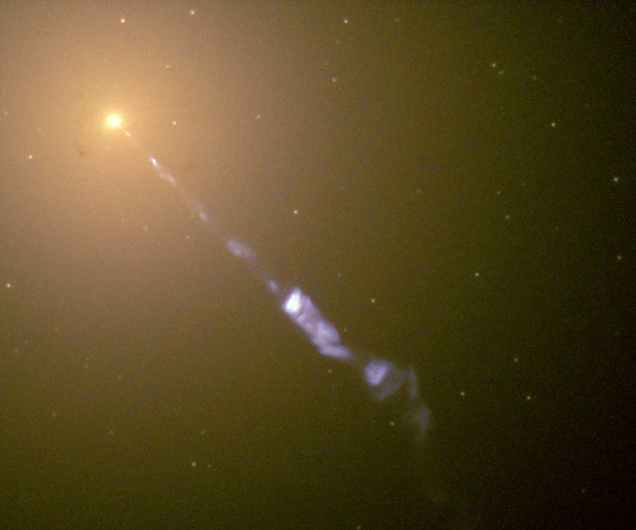 m87jet_hst_900.jpg