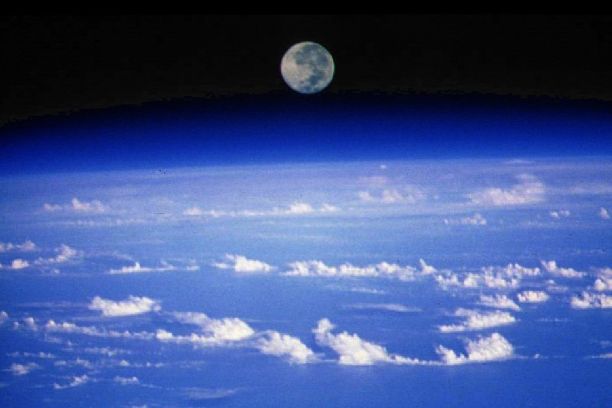 moonrise_sts35.jpg