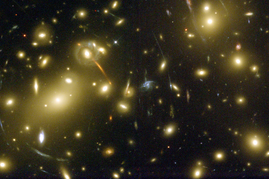ngc2218_hst.jpg