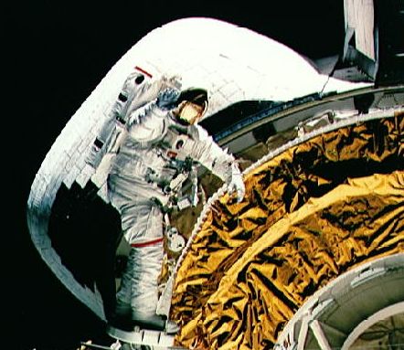 spacewalz_sts51.jpg