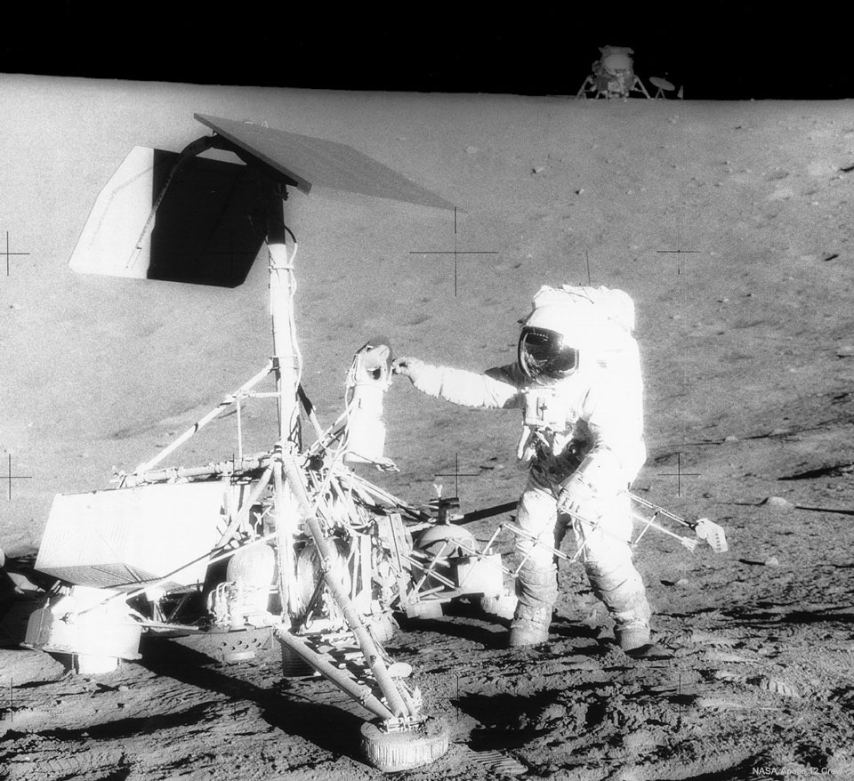 surveyor3_ap12c_960.jpg