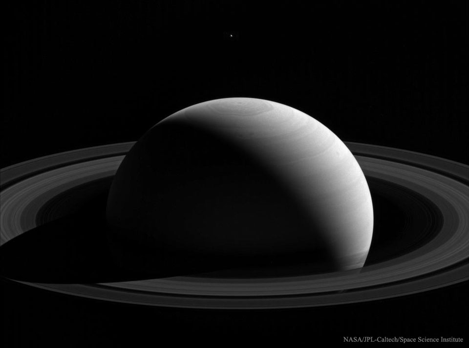 BehindSaturn_Cassini_960.jpg