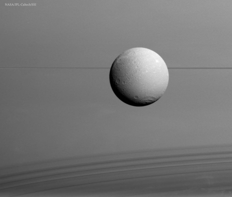 Dione02_Cassini_960.jpg