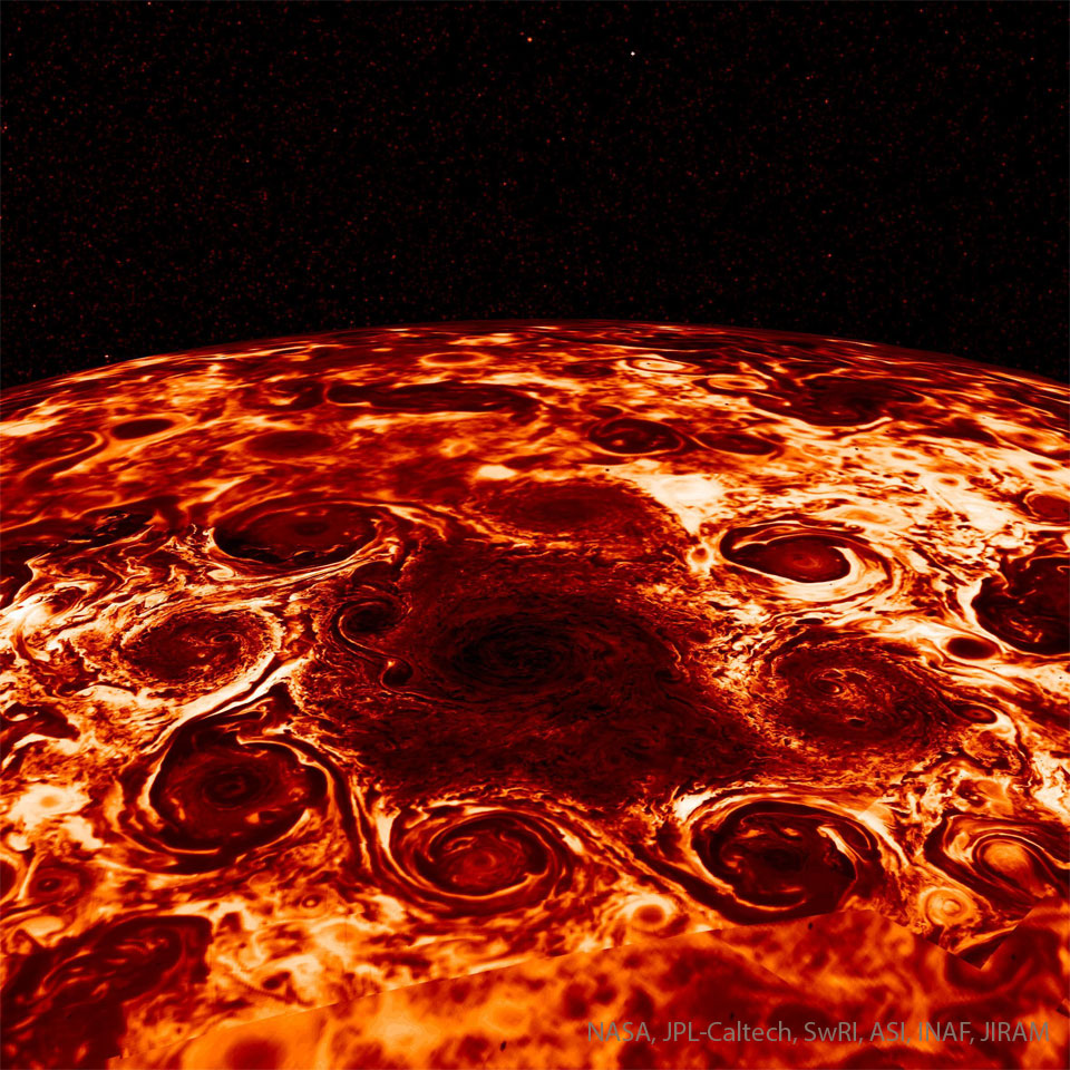 JupiterCyclones_Juno_960.jpg