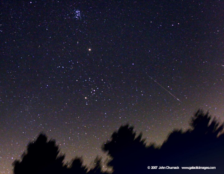 Perseid2007_M45_Mars_Chumack720.jpg