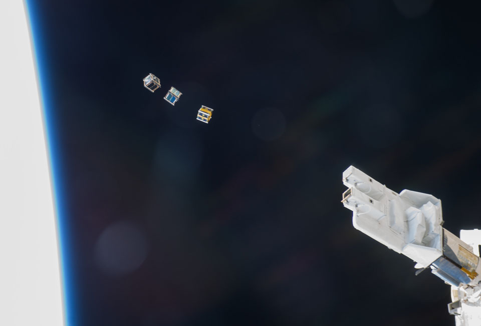 cubesats_iss038_960.jpg