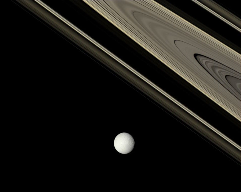 tethysrings_cassini_960.jpg